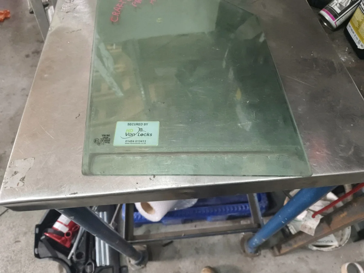 Vidro Porta Dianteira Direita Crafter Mk2 image 3