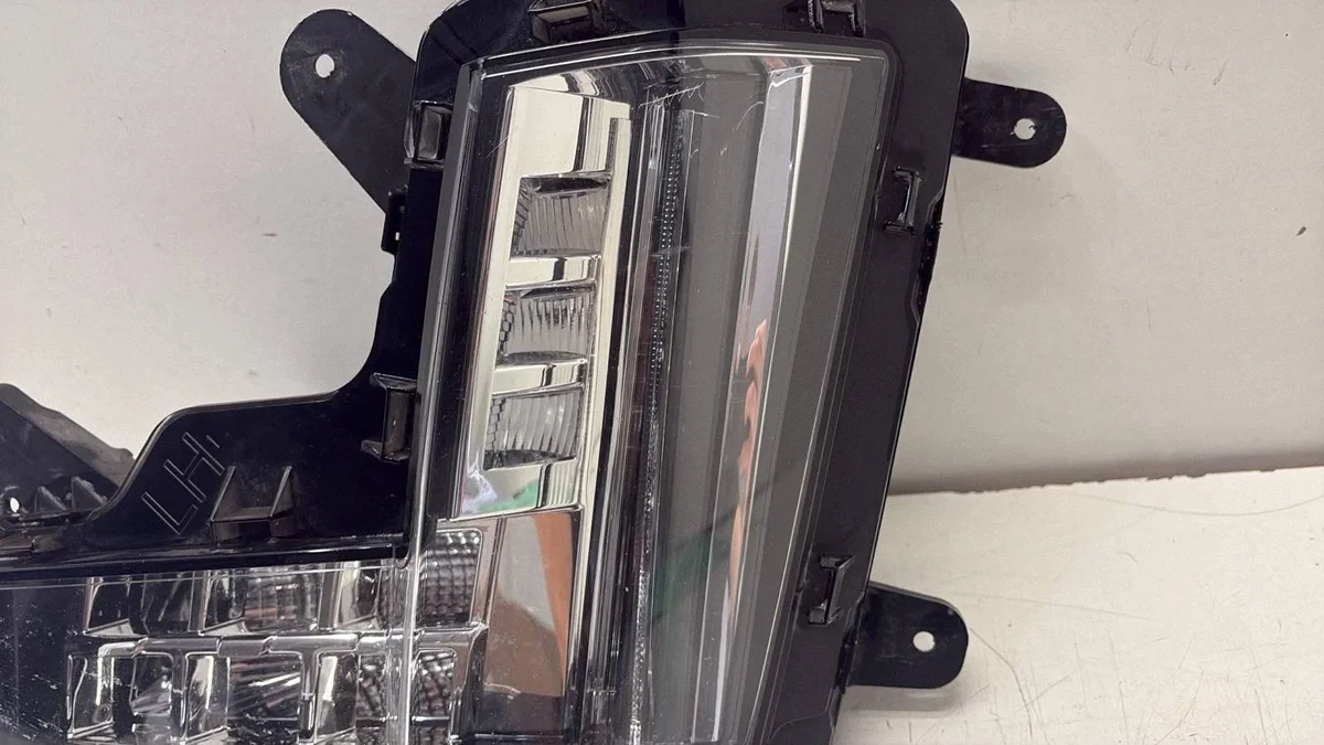 Phare LED DRL Cadillac Escalade Gauche image 6