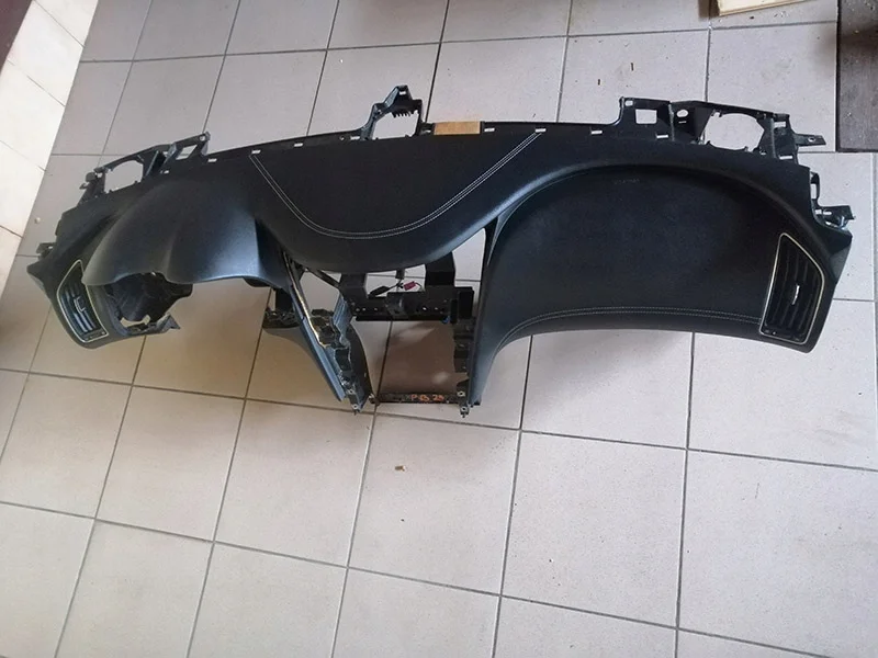 Infiniti Q60 konsol/airbag 682RR4GF0AQ60