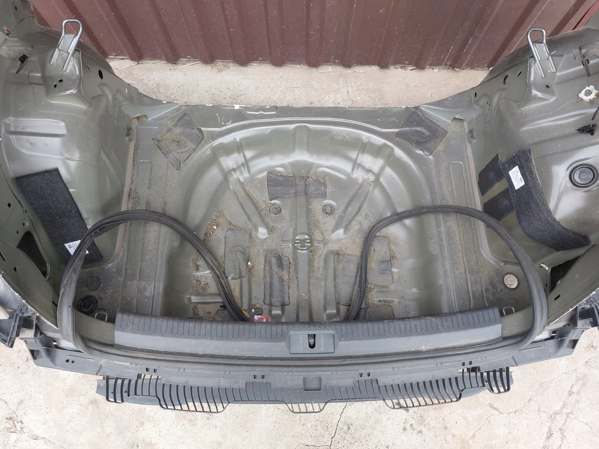 VW Golf VII LIFT Hinterteil Verstärkung image 3