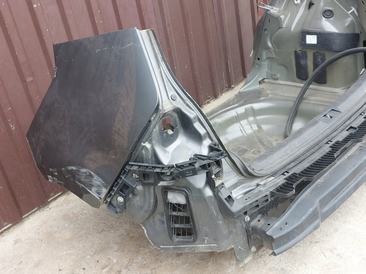 VW Golf VII LIFT Hinterteil Verstärkung image 5