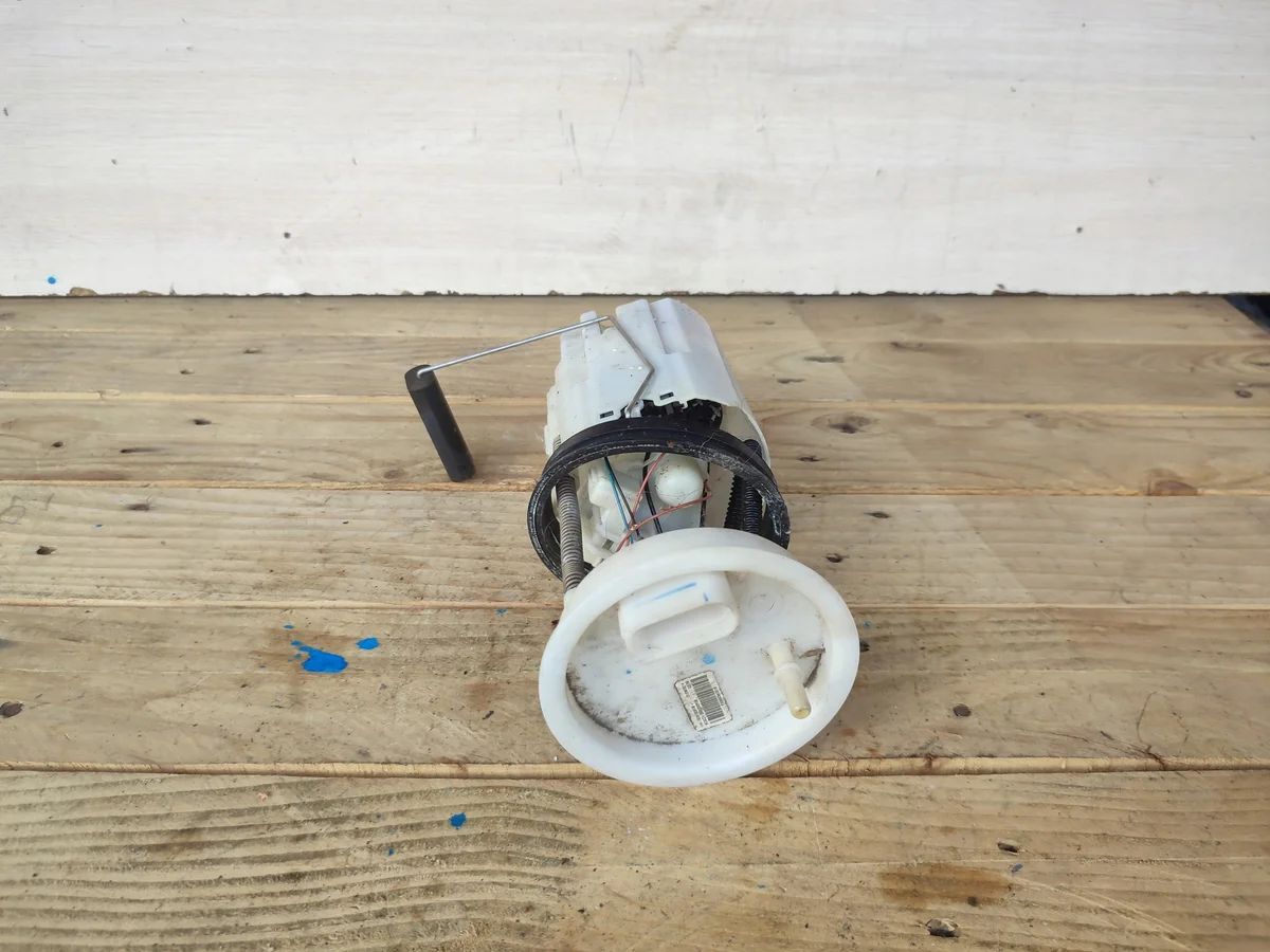 VW UP! Kraftstoffpumpe 1S0919051B image 3