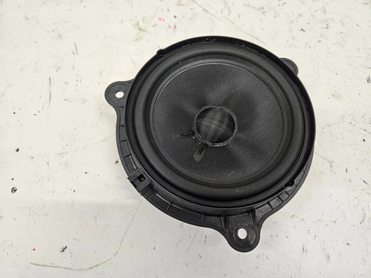 Renault Captur II Bose Speaker Links Vóór