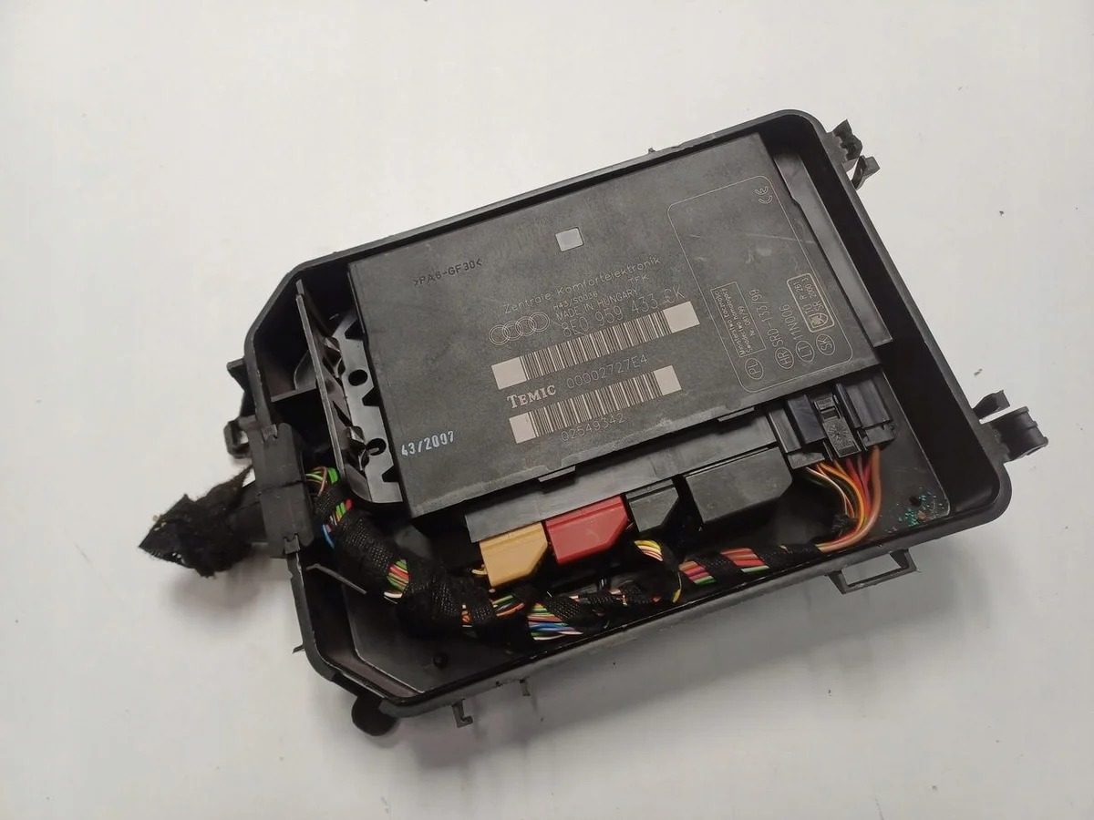Audi A4 B6 B7 mukavuusmoduuli 8E0959433CK