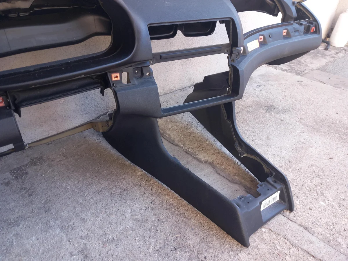 BMW 3 E46 LCI Armaturenbrett OE 8213799 image 3