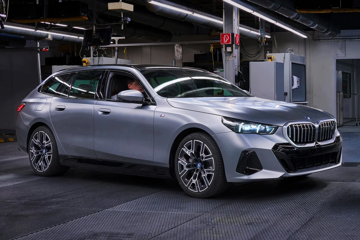 BMW G61 Touring sisäkatto, musta