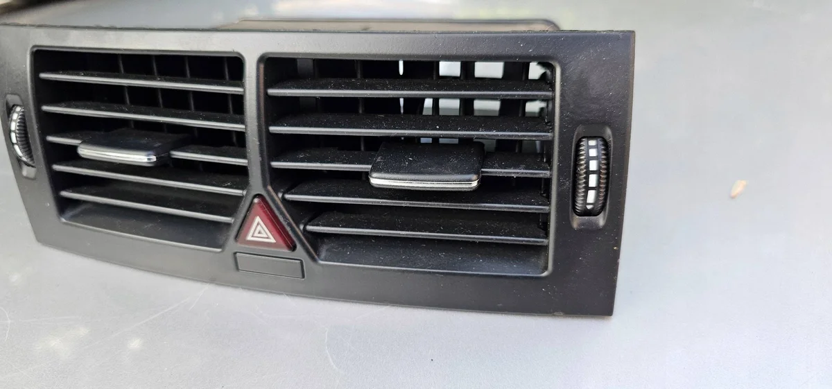 Mercedes W169 Midden Ventilatie Rooster image 3