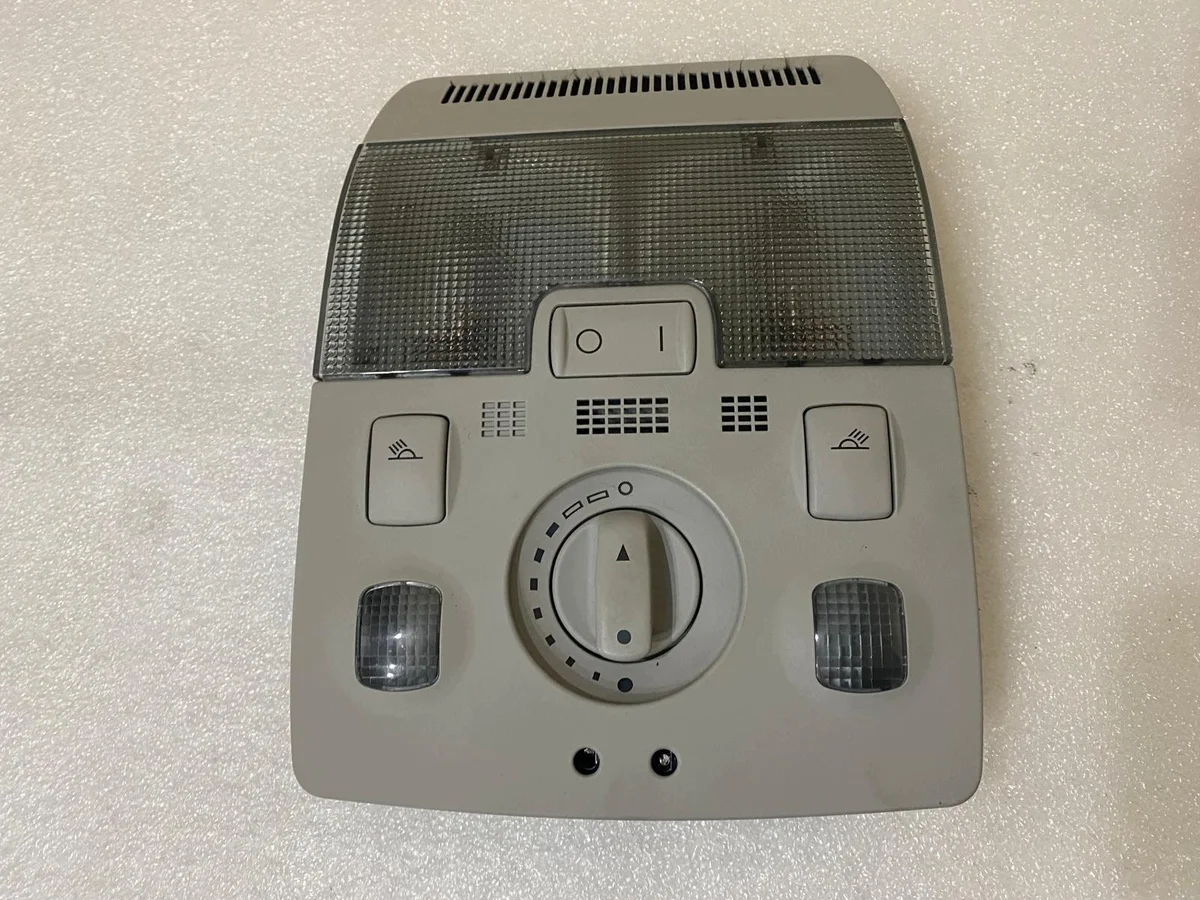 Lampe intérieure Audi A3 8P 8E0959613B image 3
