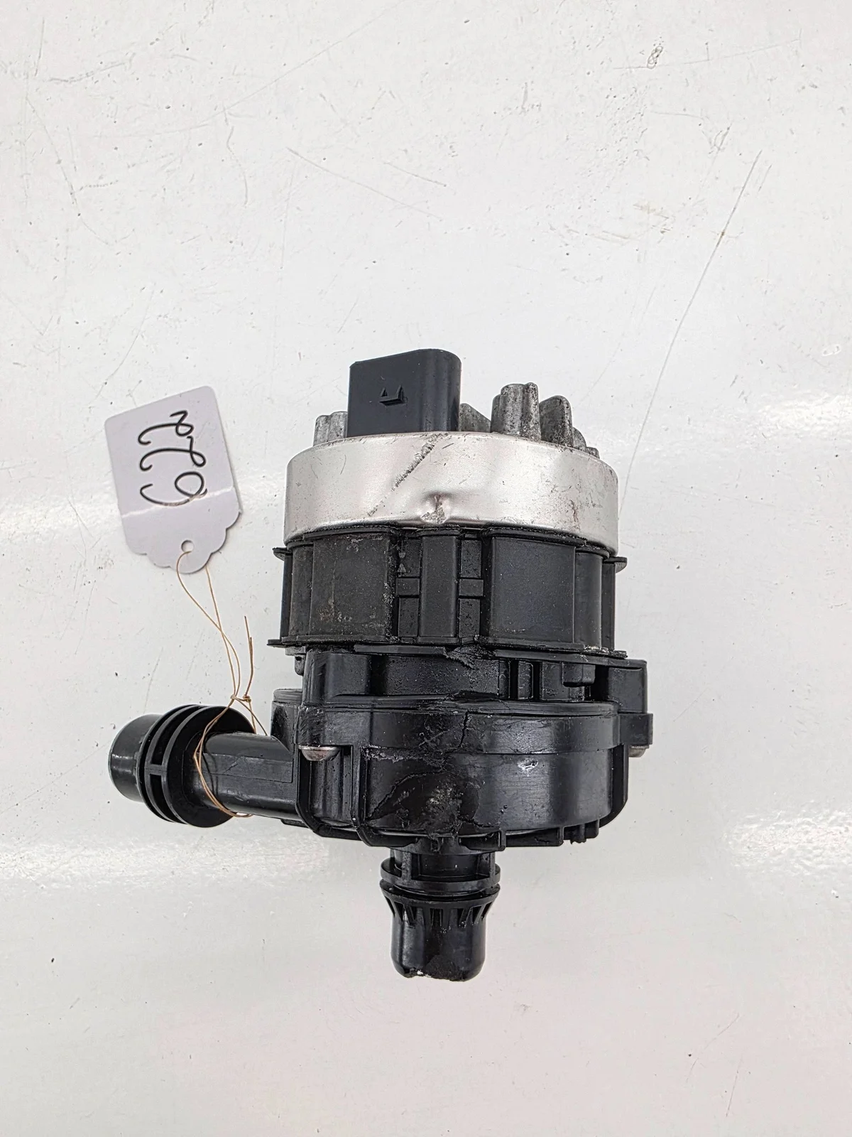 Pompe à eau Mercedes A0005000801 image 3
