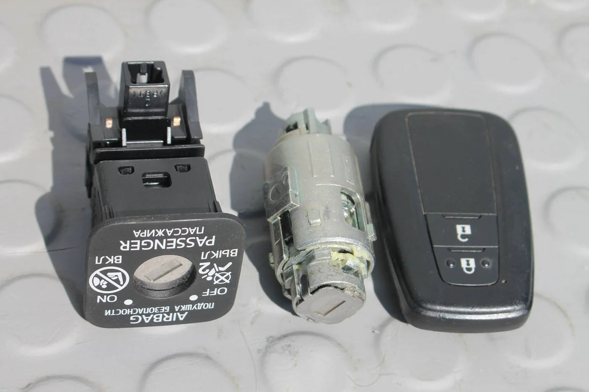 Schlüssel Keyless Toyota Corolla E21 (19-) thumbnail 1