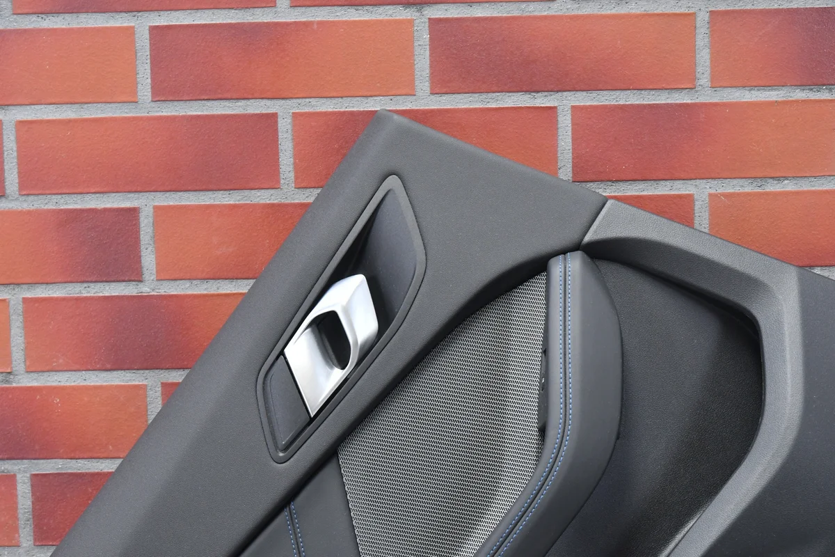 Panneau de porte BMW Série 1 F70 7N27450 image 3