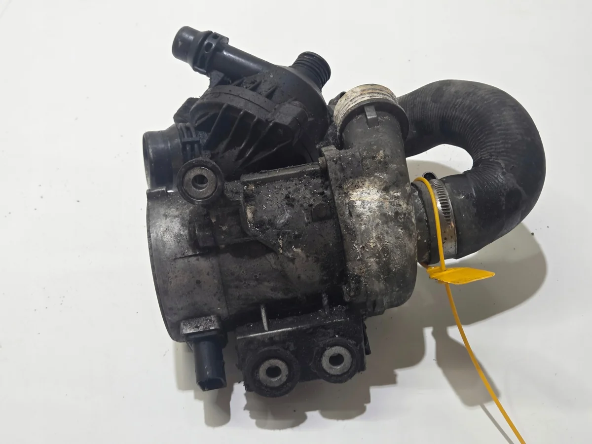 BMW Wasserpumpe 7586924 gebraucht image 6