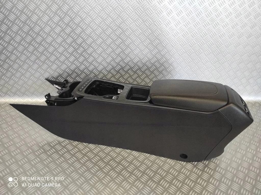 Opel Insignia B mittkonsol armstöd 3009977500 image 10