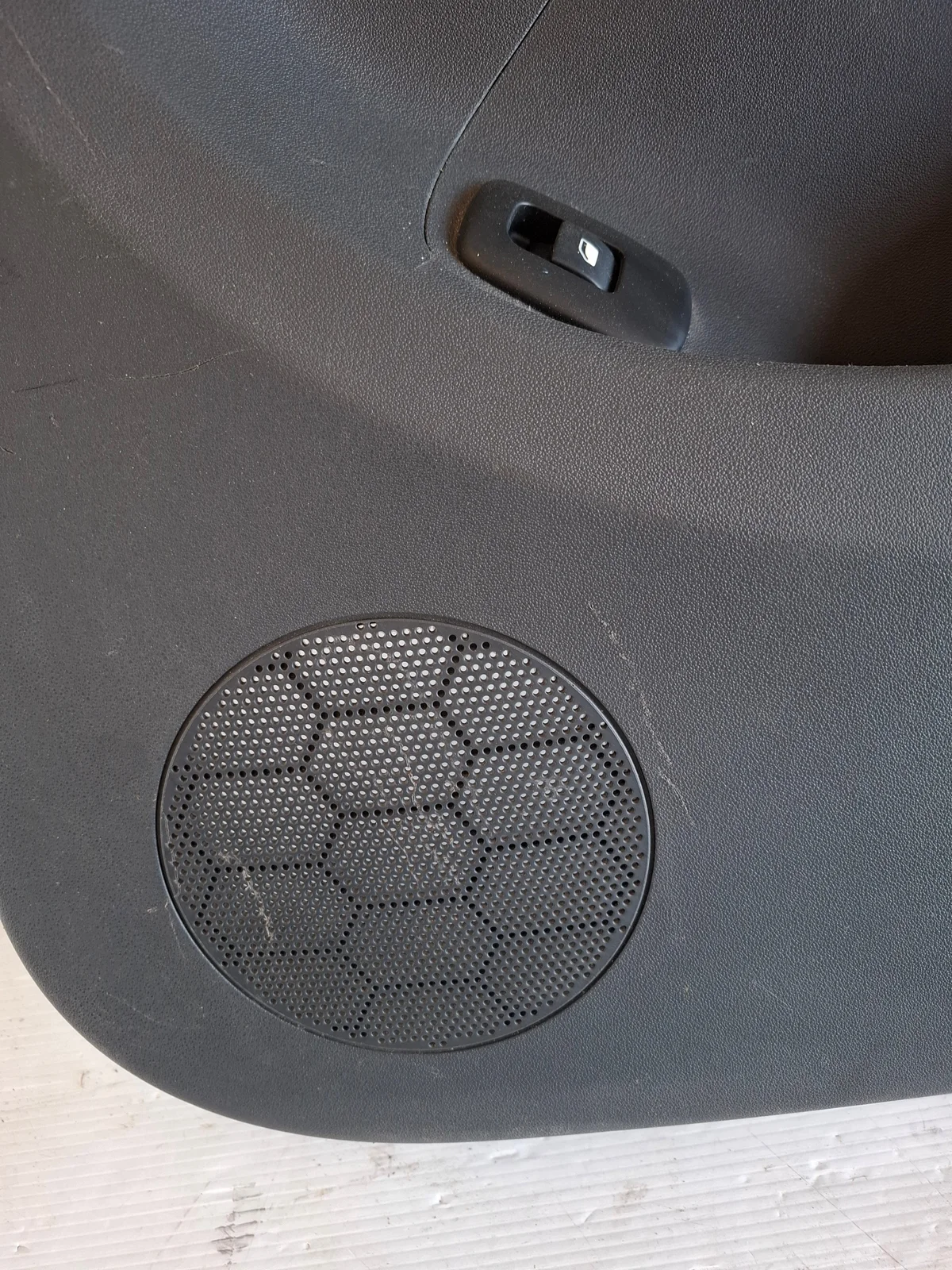 Citroen C3 Picasso Türverkleidung rechts hinten 98075582ZD image 7