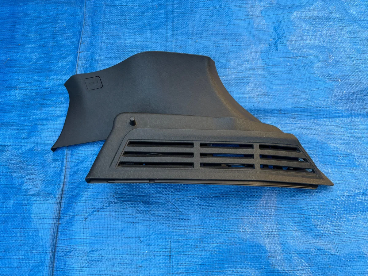 Peugeot 308 T10 Cache latéral coffre droit 9835349080