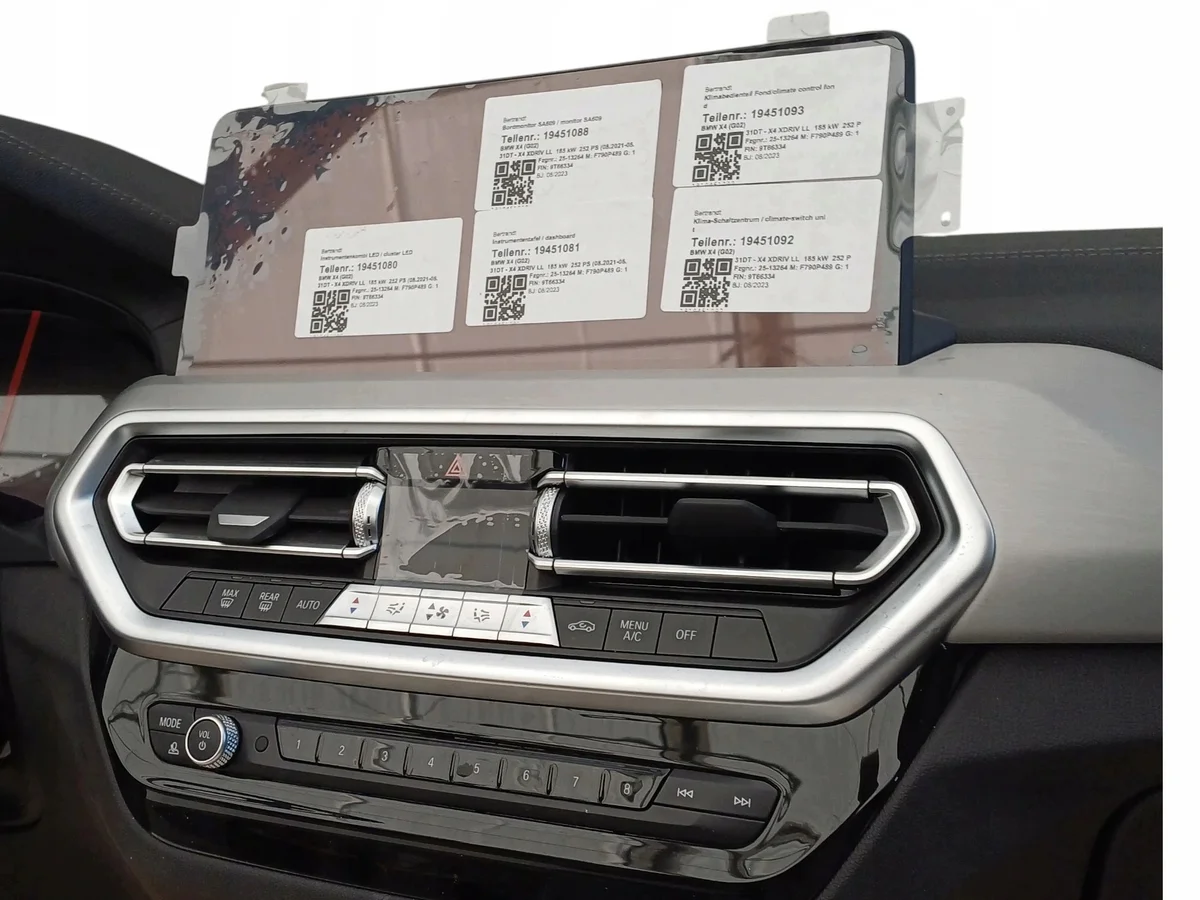 BMW X4 G02 M-Paketti Kojelauta image 5