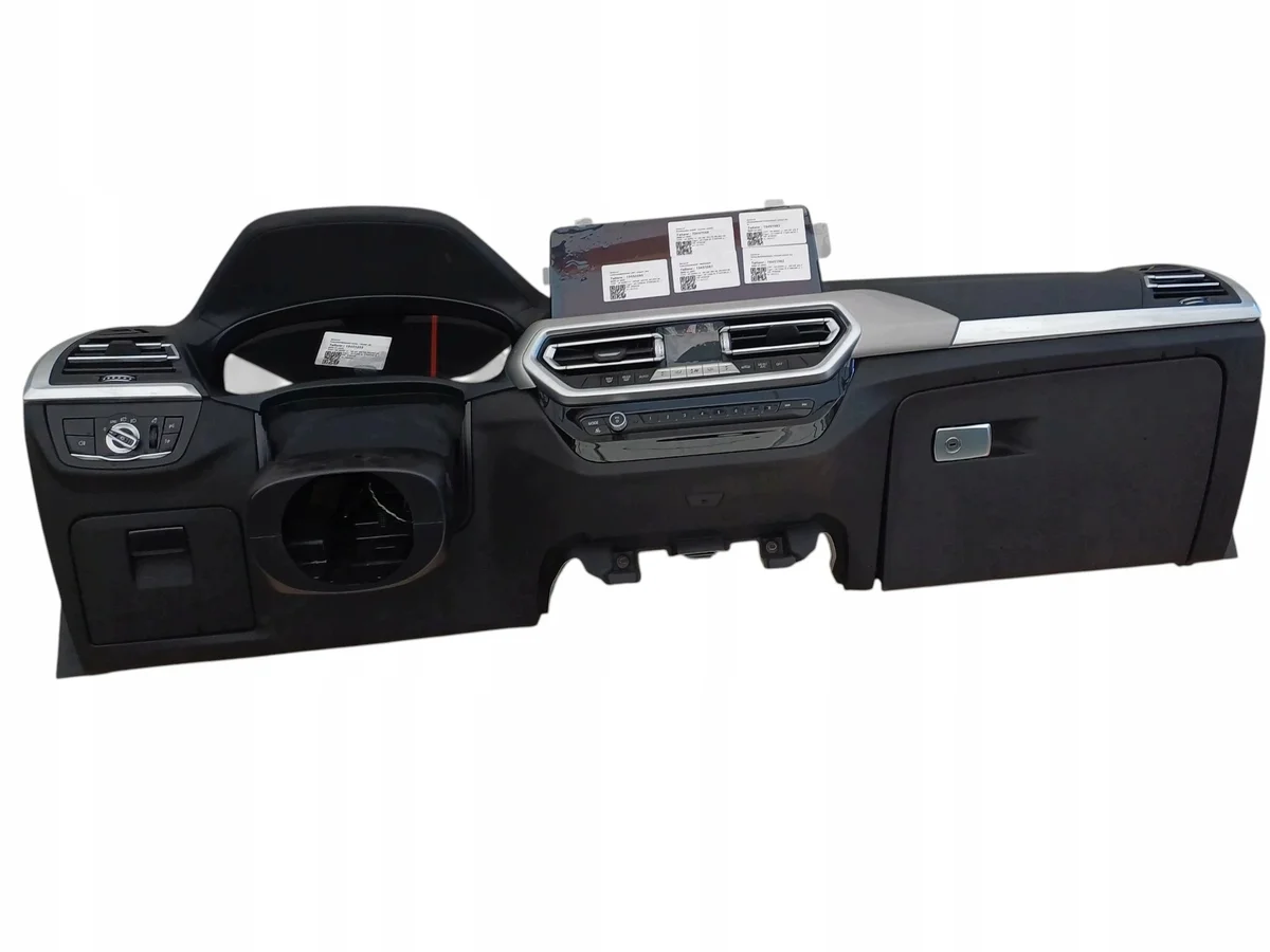 BMW X4 G02 M-Paketti Kojelauta image 8