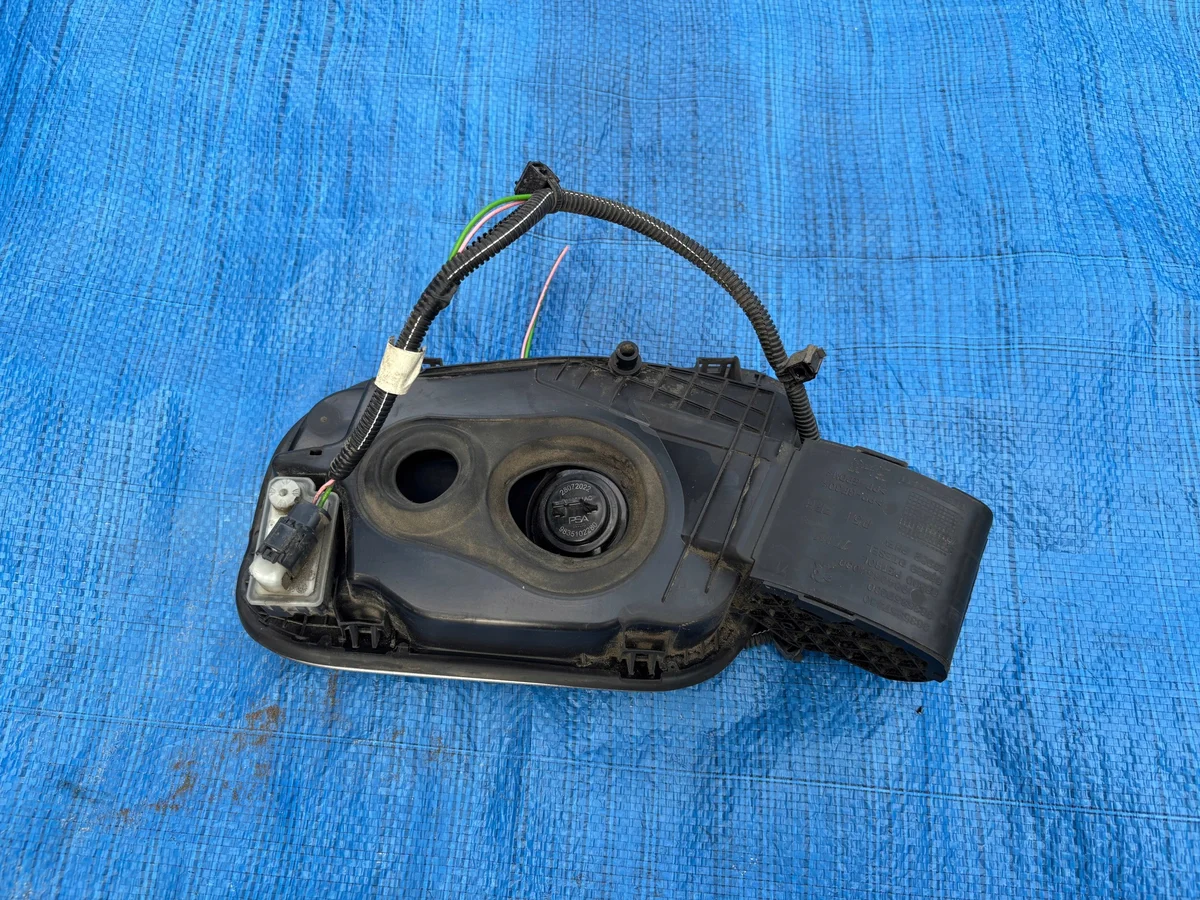 Peugeot 308 III T10 Klappe Tankdeckel image 3