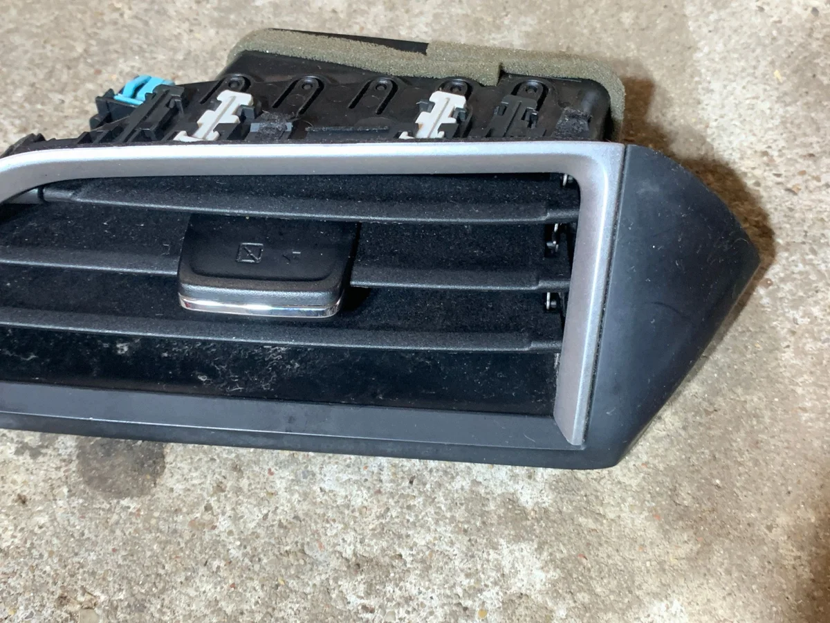Subaru Forester Lüftungsgitter Mittelkonsole image 3