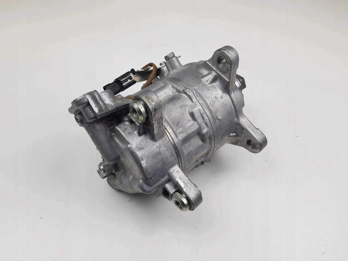 Ilmastoinnin kompressori BMW E60 E90 F10 6SES14A image 5