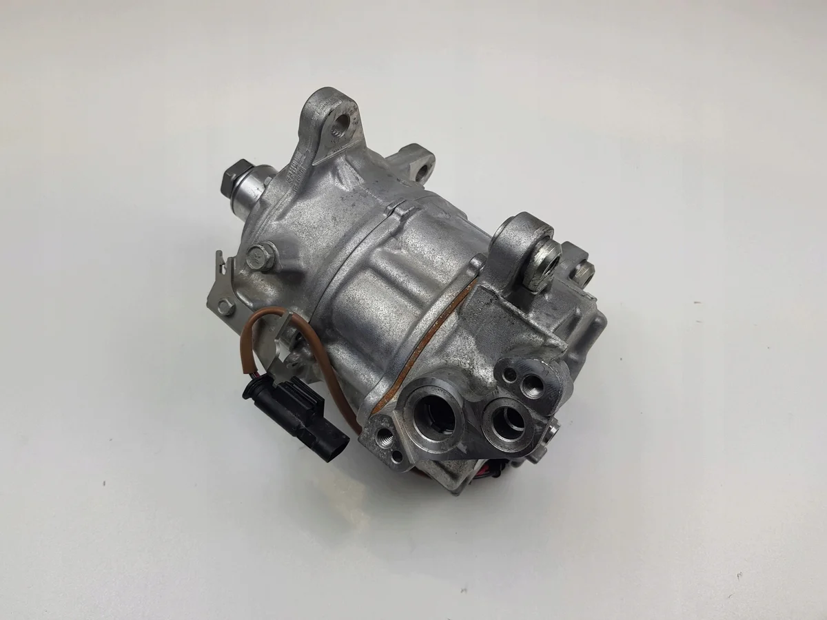 Ilmastoinnin kompressori BMW E60 E90 F10 6SES14A image 6