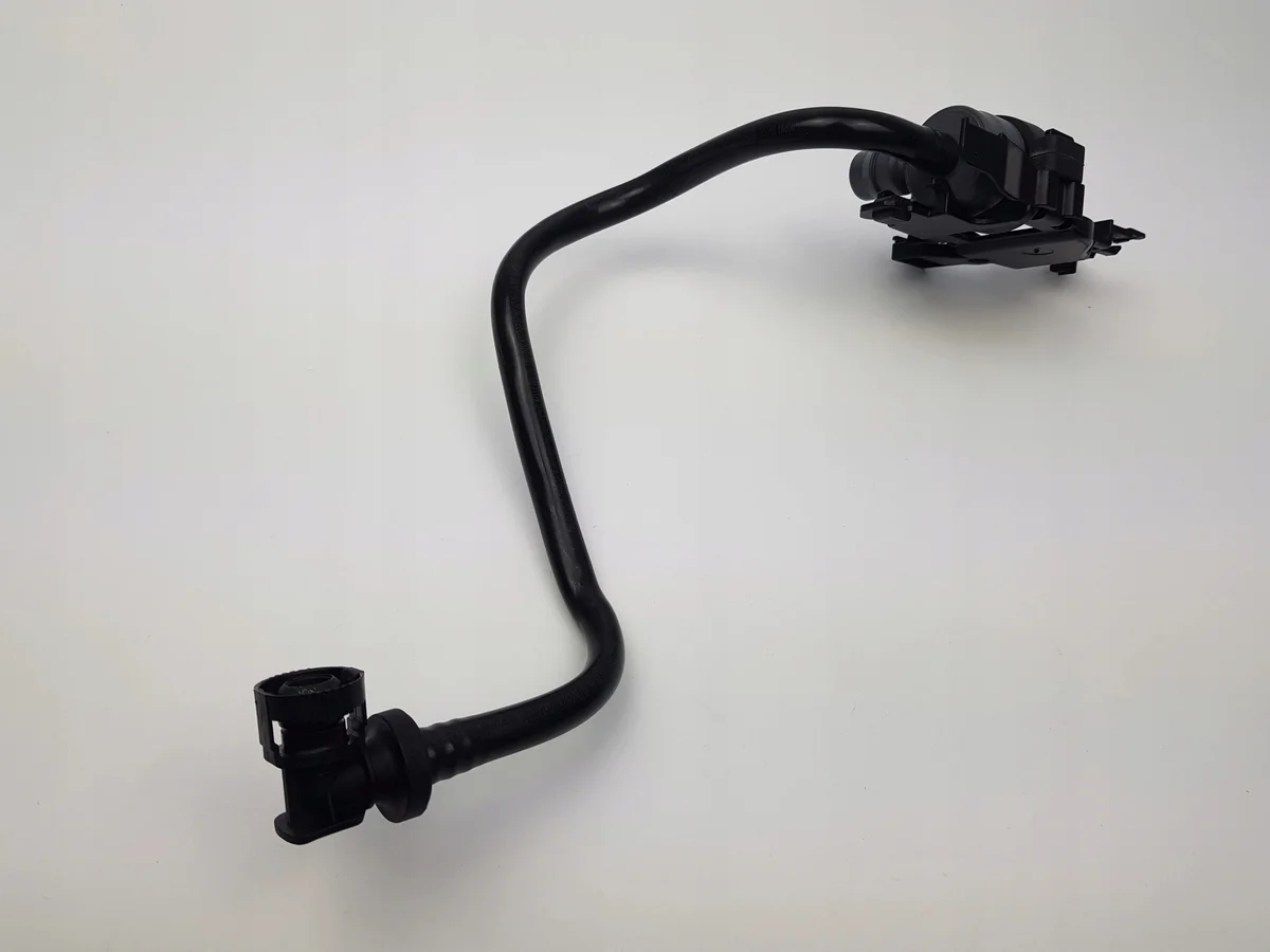 Polttoainesäiliön tuuletusventtiili BMW X5 G05 8601847
