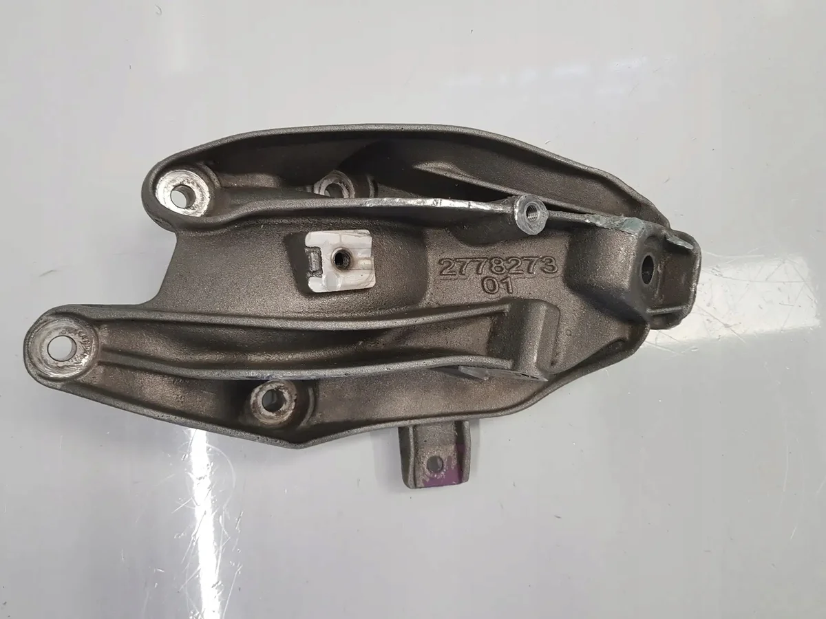 BMW Engine Mount Bracket 2778273