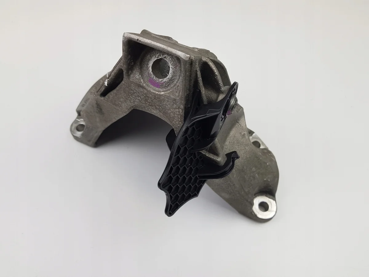 BMW Engine Mount Bracket 2773723 Used image 3