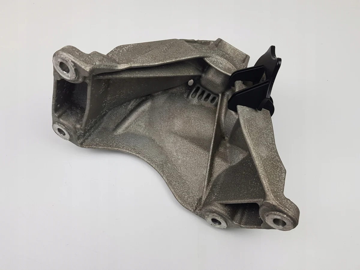BMW Engine Mount Bracket 2773723 Used image 4