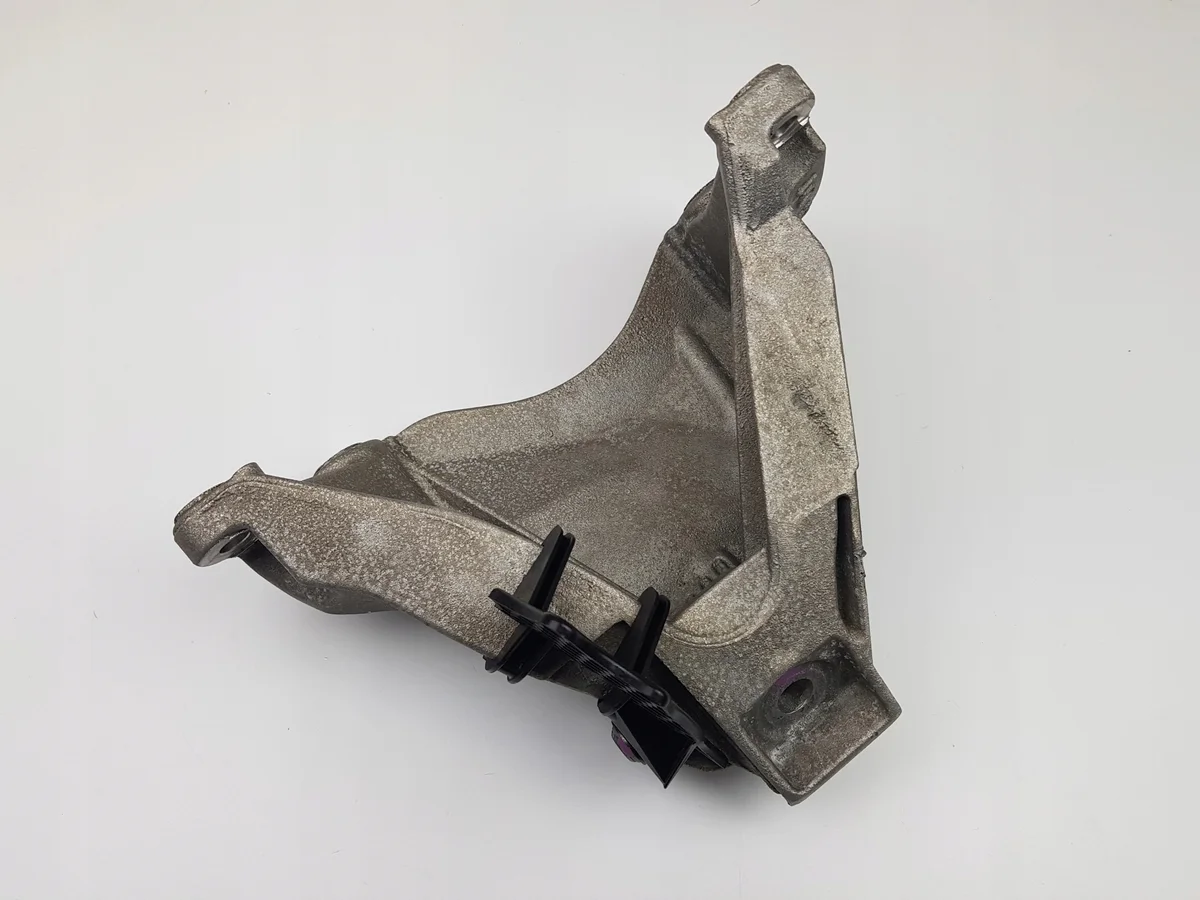 BMW Engine Mount Bracket 2773723 Used image 7