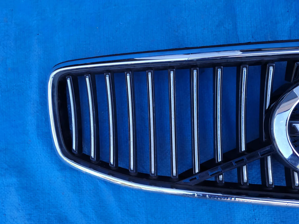 Grelha de radiador Volvo S90 V90 II 31383520-03055