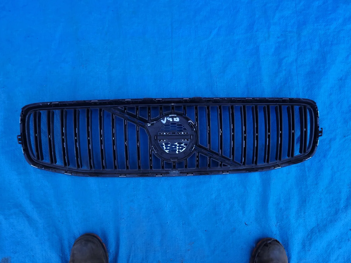 Volvo S90 V90 II etupuskurin kromiritilä 31383520-03055 image 9