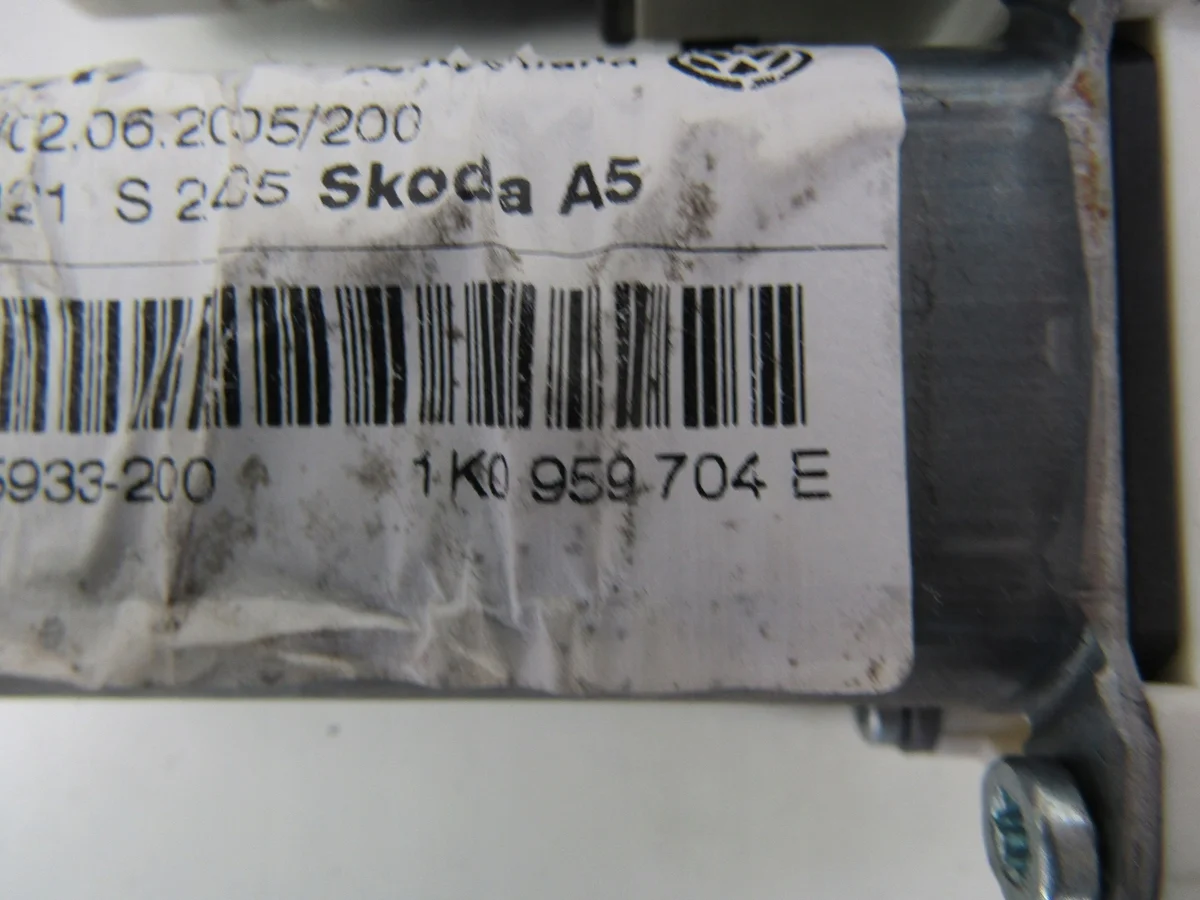 SKODA OCTAVIA II 1Z Fensterheber Motor Rechts Hinten thumbnail 3
