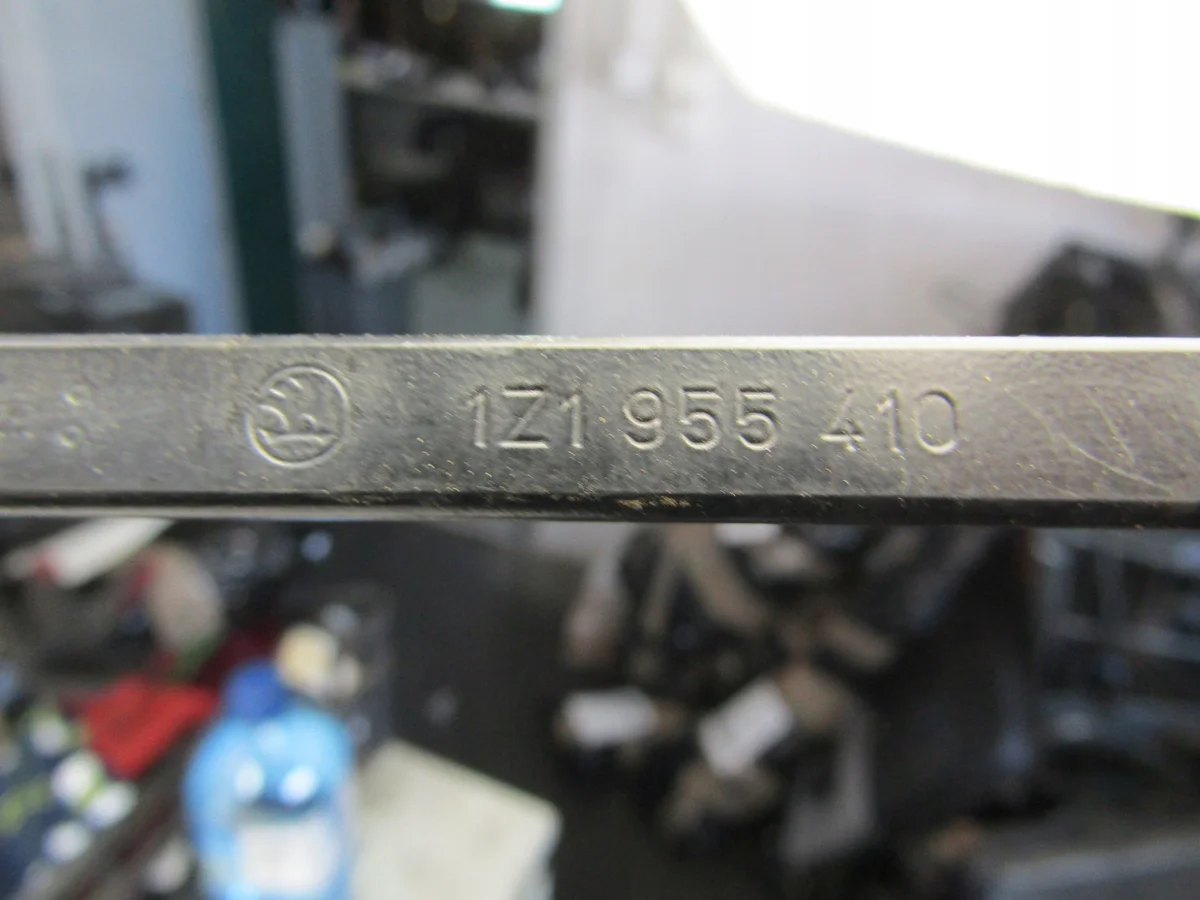 Skoda Octavia II Torkare fram 1Z1955410 image 3