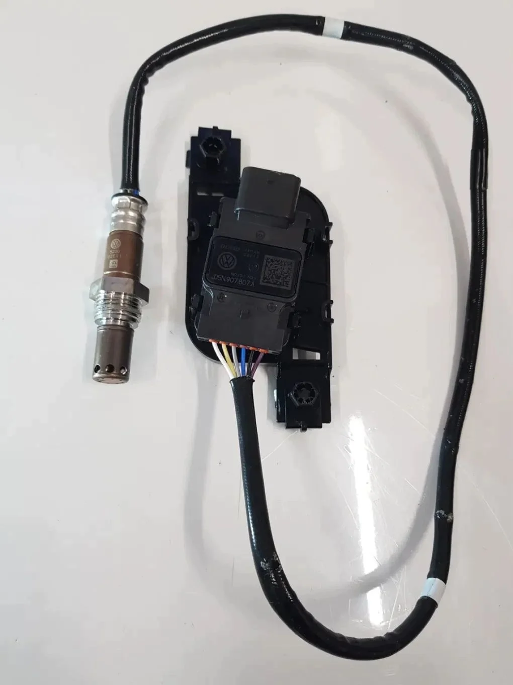 VW Passat B8 NOX Sensor ATE 05N907807A image 5