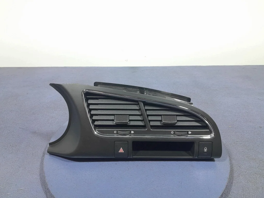 Peugeot 3008 I: Grelha Ventilação Central