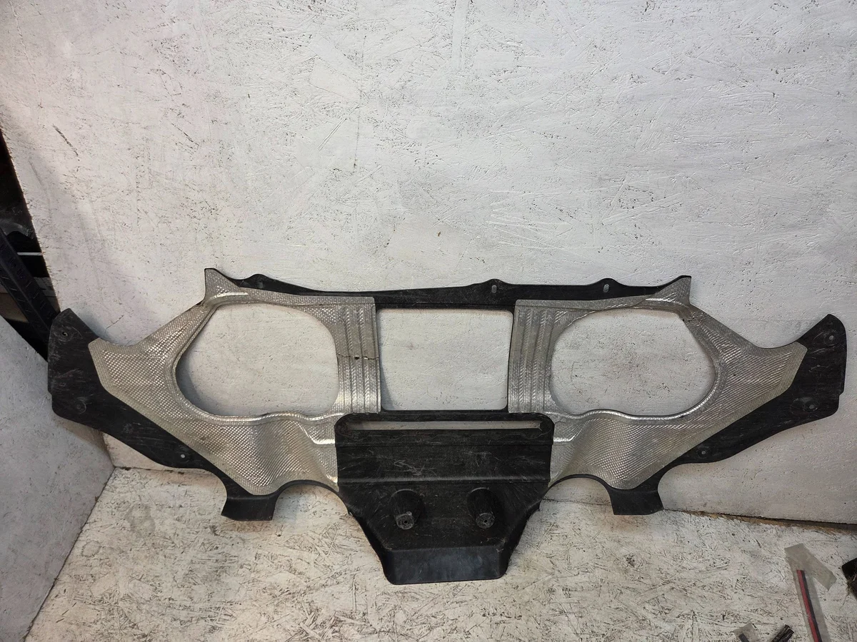BMW M5 F90 Diffuseur Arrière OEM 8060097 image 8