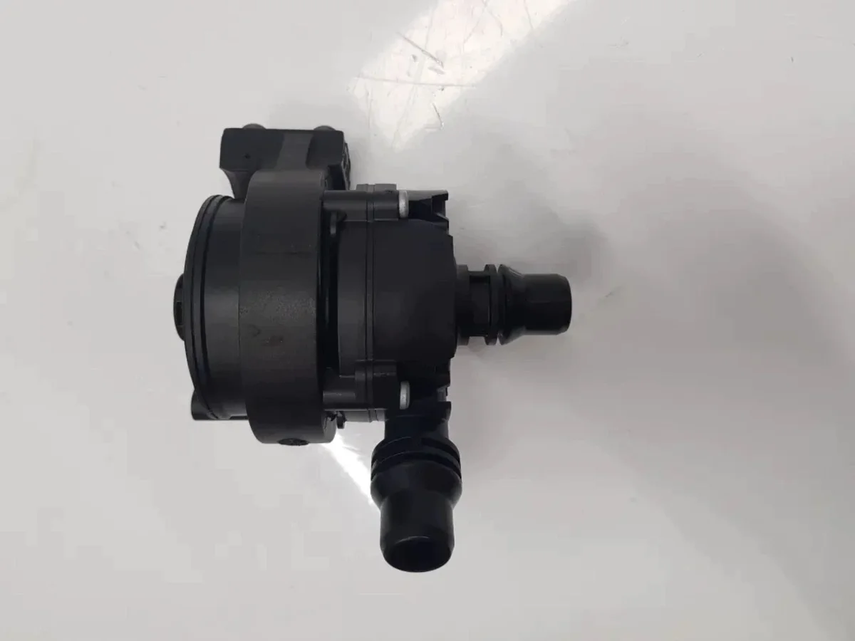 Zusatzwasserpumpe BMW X5/X6 G05/G06 image 3
