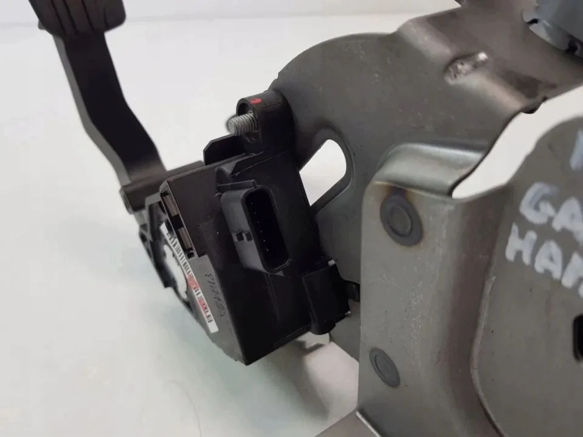 Renault Megane IV Gaspedal Sensor image 6