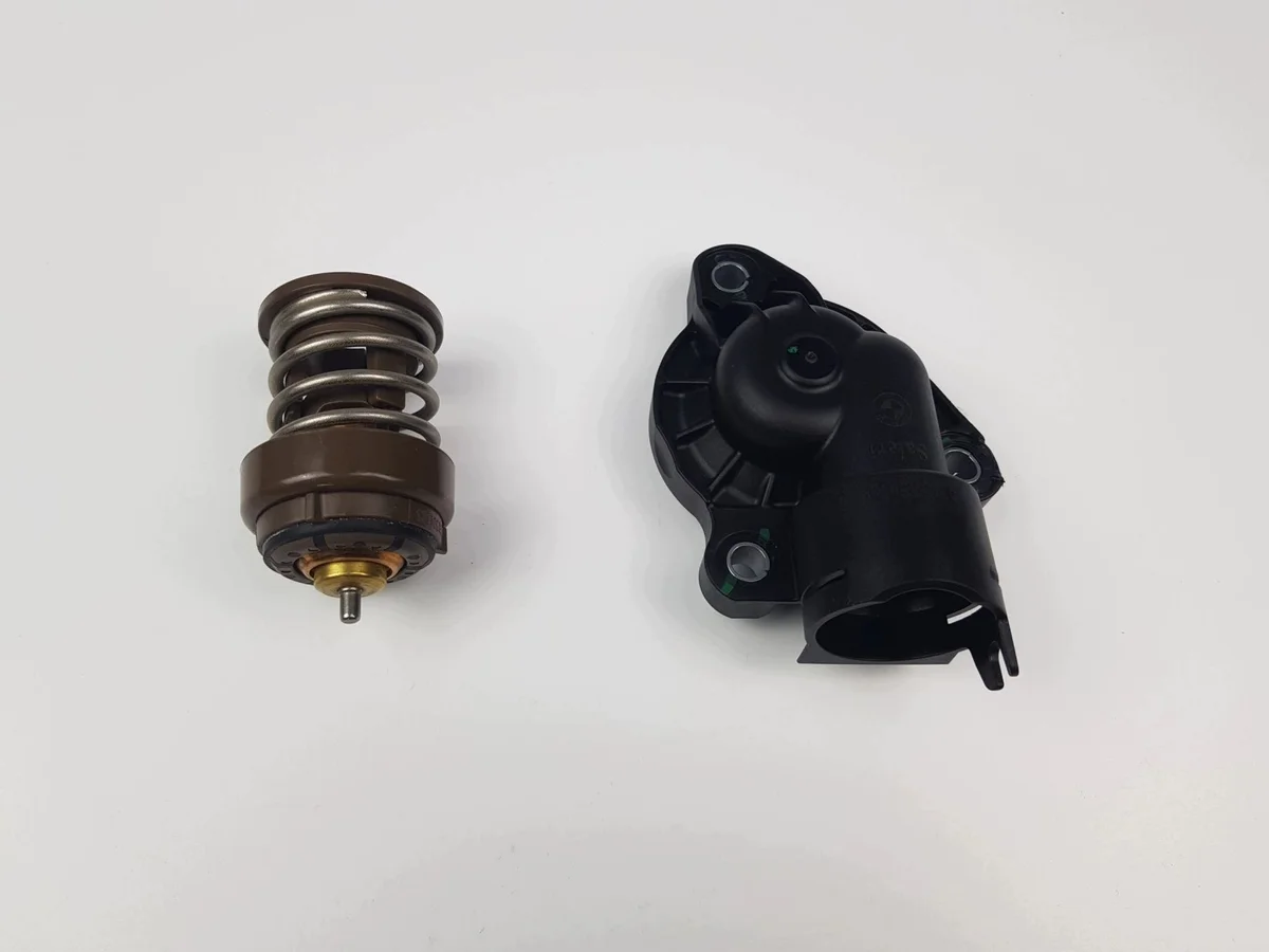 BMW X1 U11 Wasserpumpenthermostat 4137640