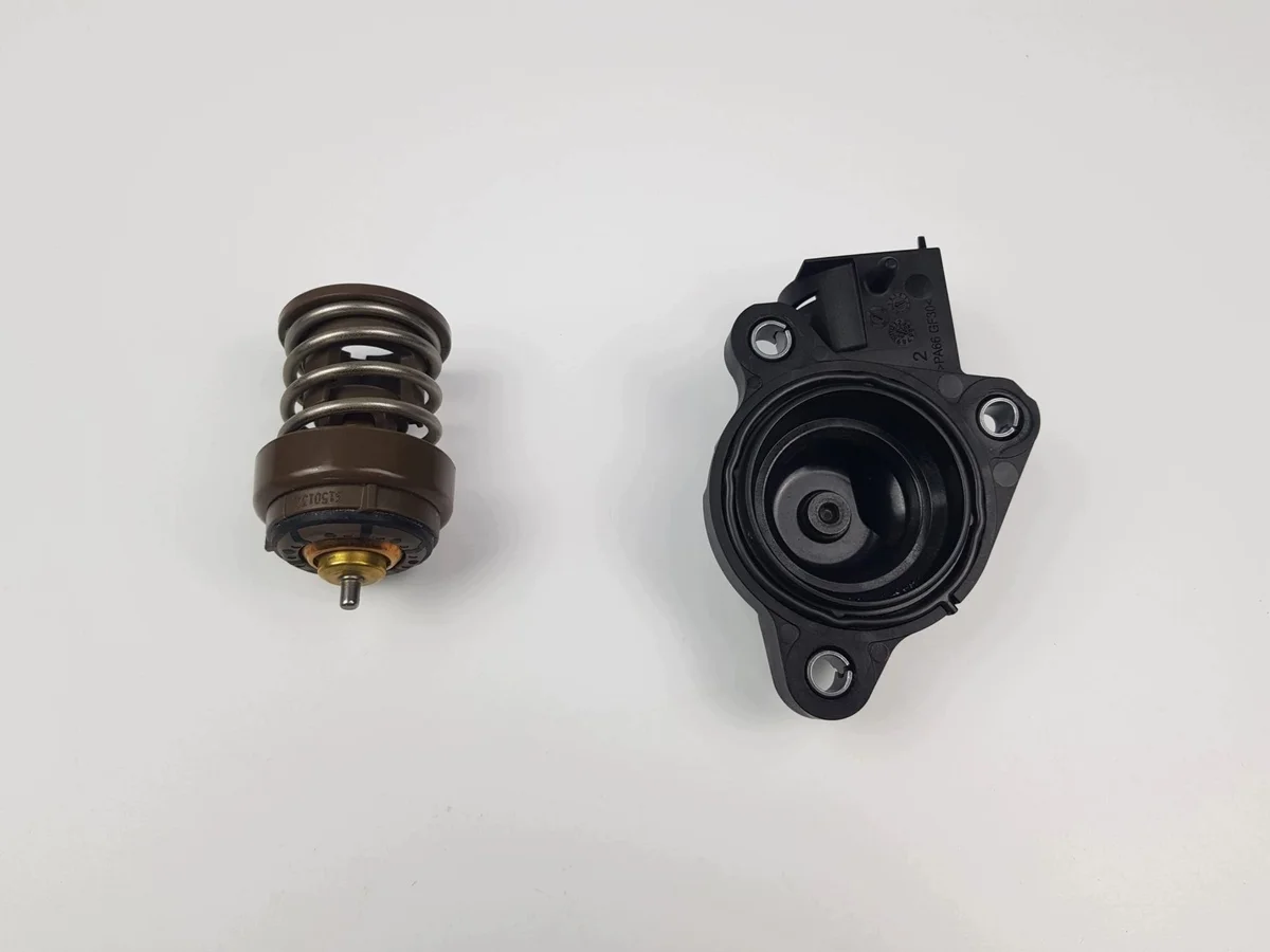 BMW X1 U11 Wasserpumpenthermostat 4137640 thumbnail 3