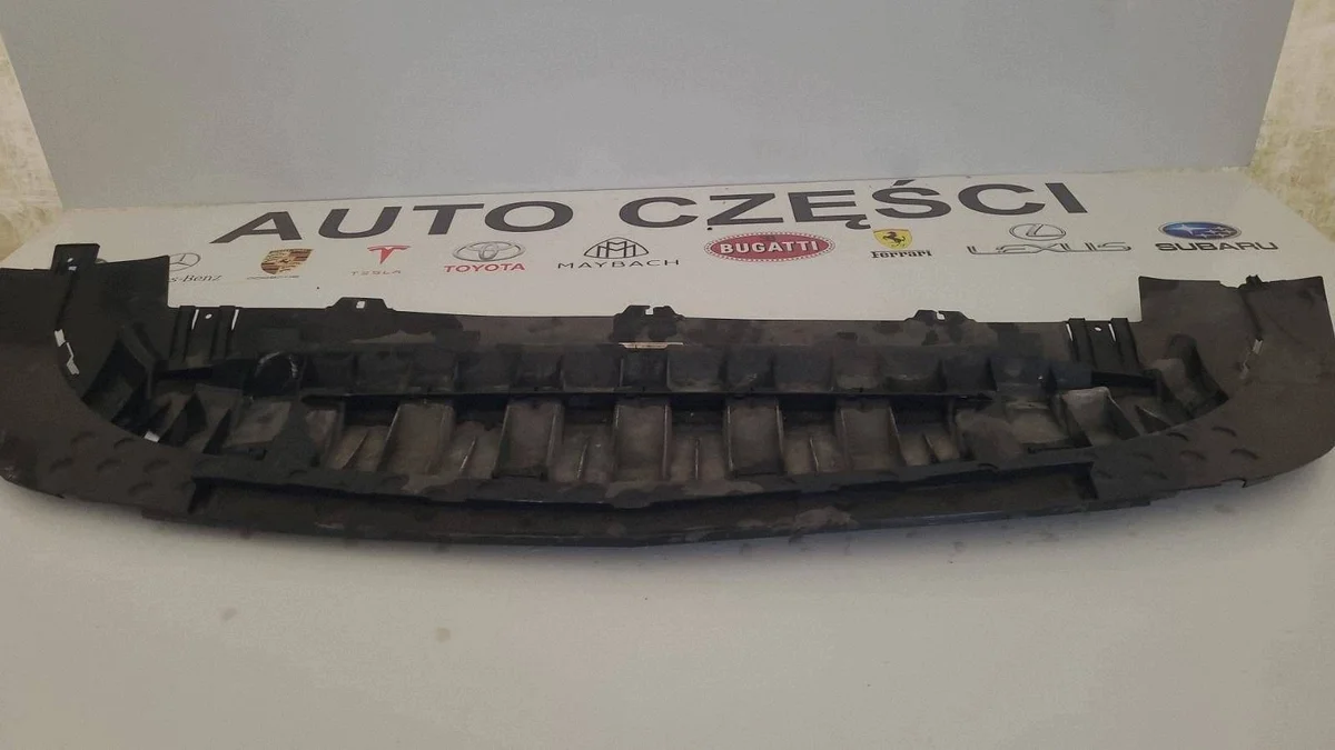 Mercedes Vito W447 etulokasuojan pohjalevy