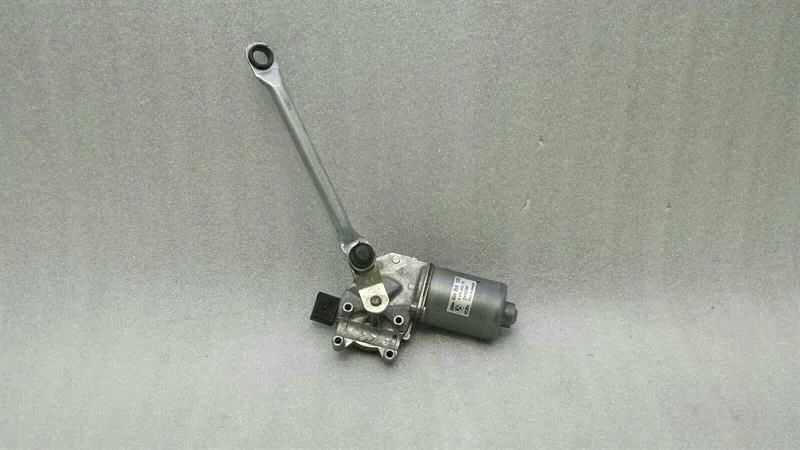 BMW E91 Wischer Motor 7161711 Gebraucht image 2