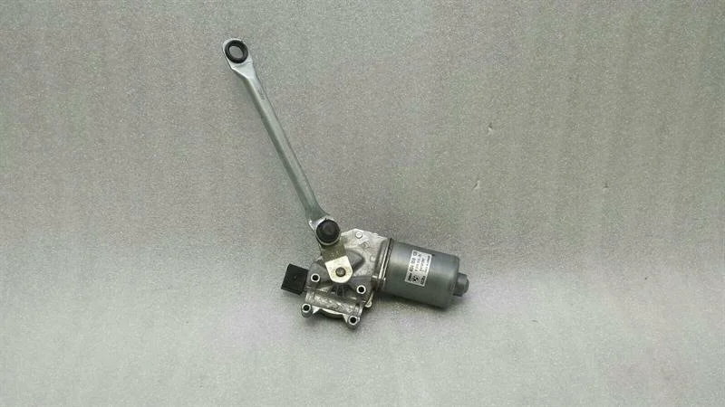BMW E91 Wischer Motor 7161711 Gebraucht image 4