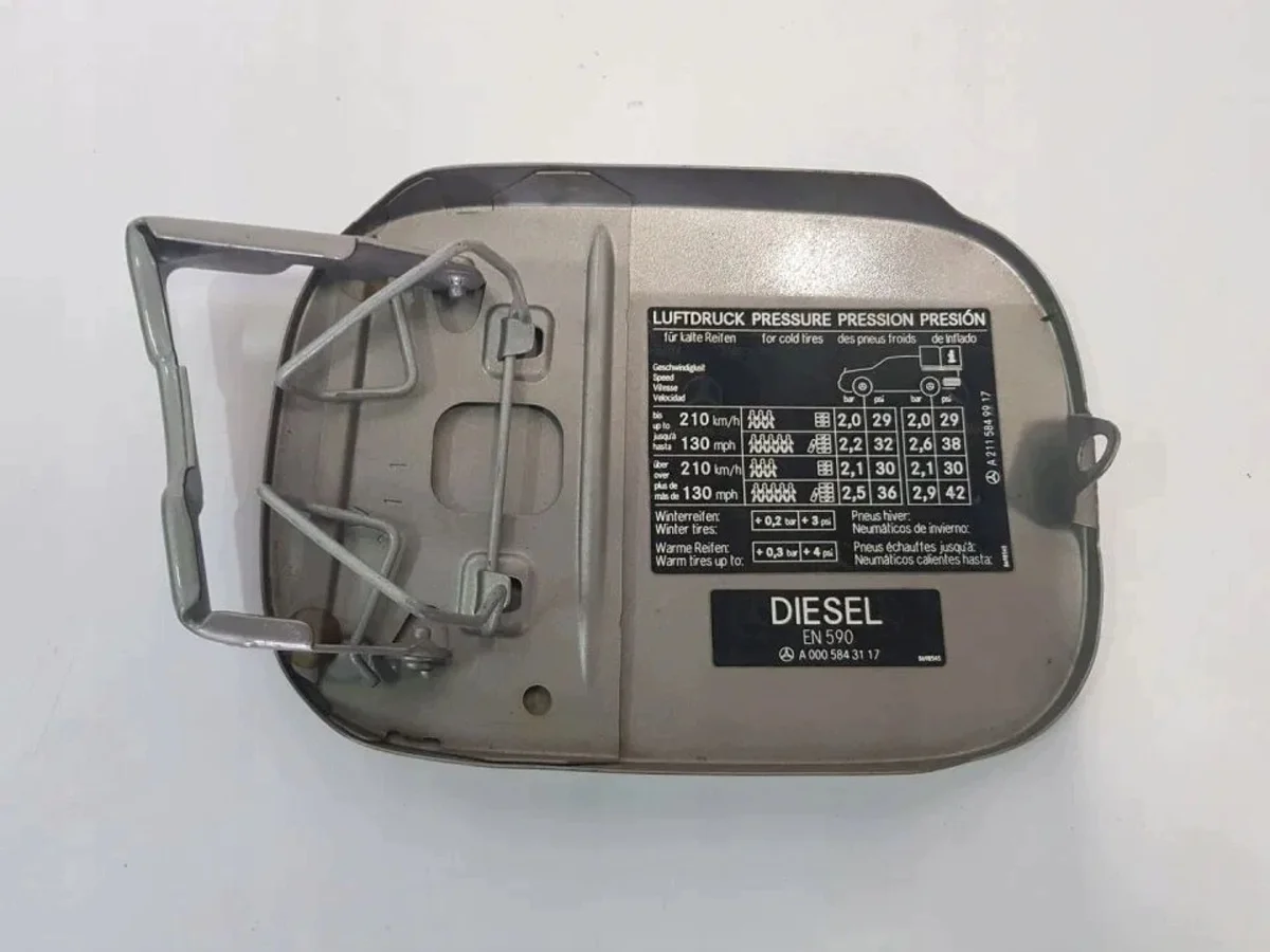 Tankklappe Mercedes W211 gebraucht thumbnail 1