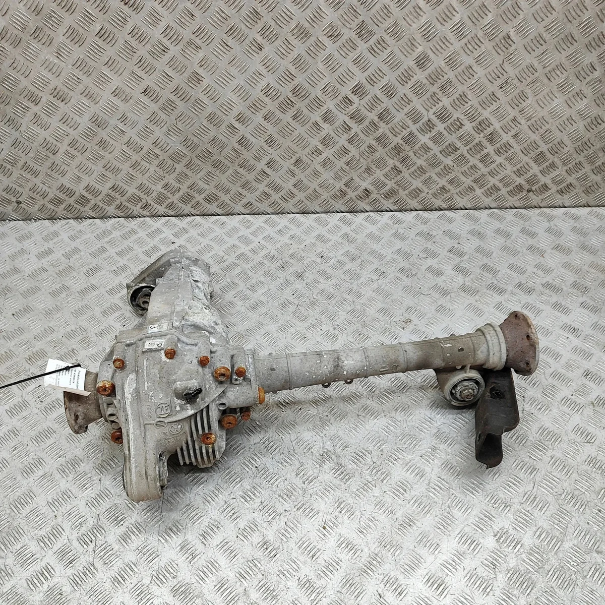 Etuperä, Volkswagen Amarok, 4460310066
