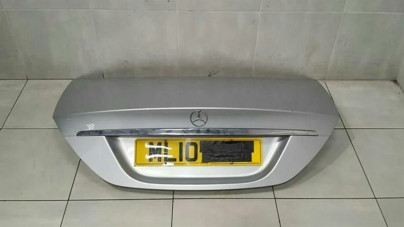 Mercedes CLS W219 Tapa Maletero A2197500075