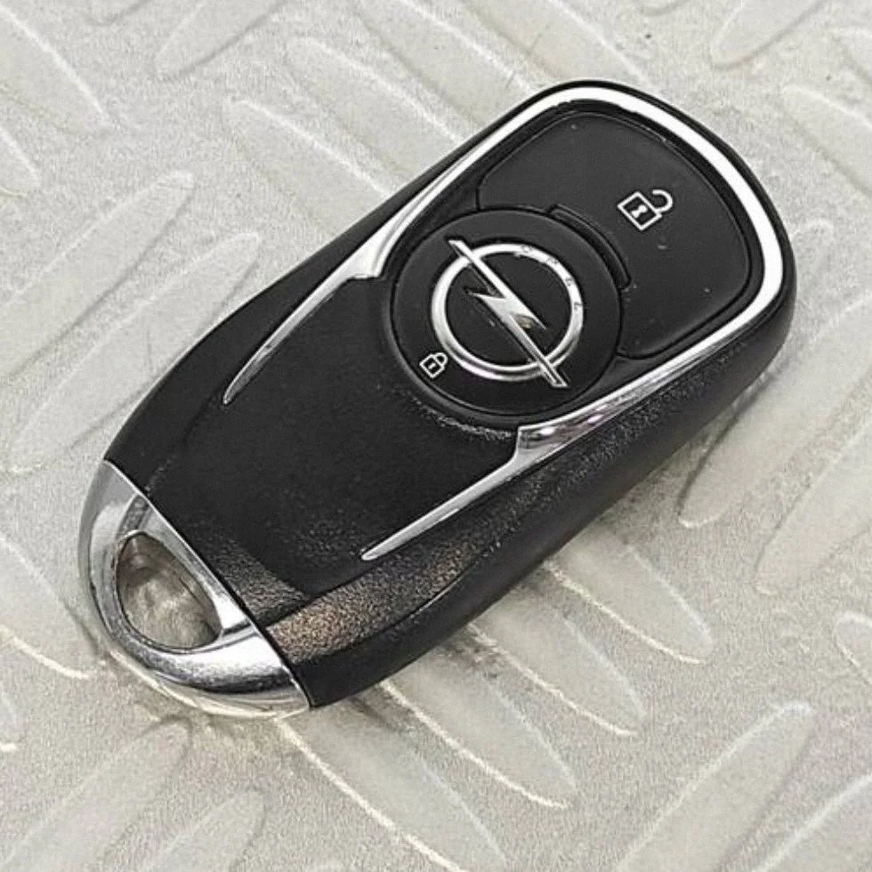Chave com Comando Opel Insignia B - 13508410