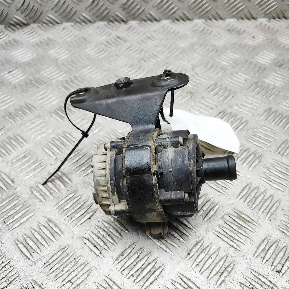 Vattenpump Skoda Citigo 0392024003