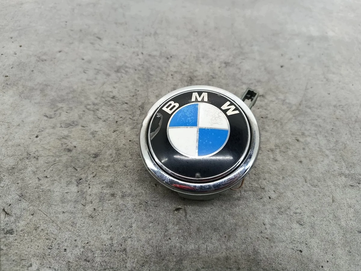 BMW 1 E87 takaluukun kahva 7153173